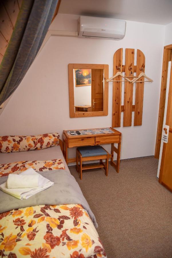 Einzelzimmer mit eigenem Bad